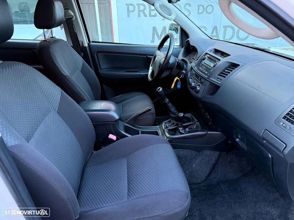 Toyota Hilux - 13