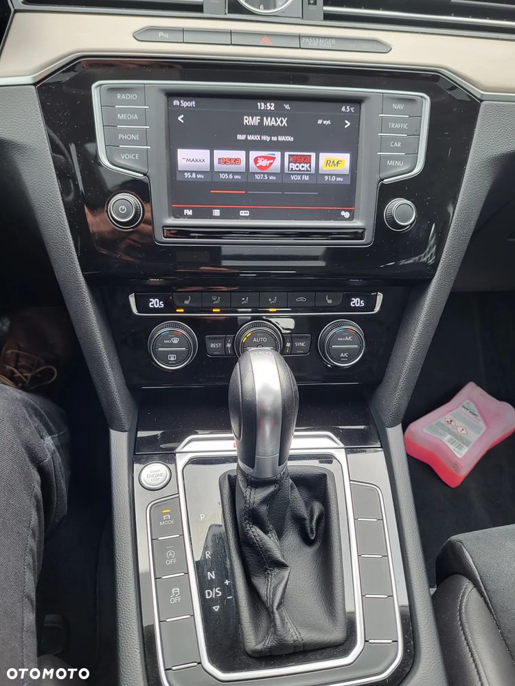 Volkswagen Passat - 8