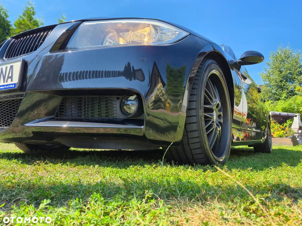 BMW Seria 3 320i - 32