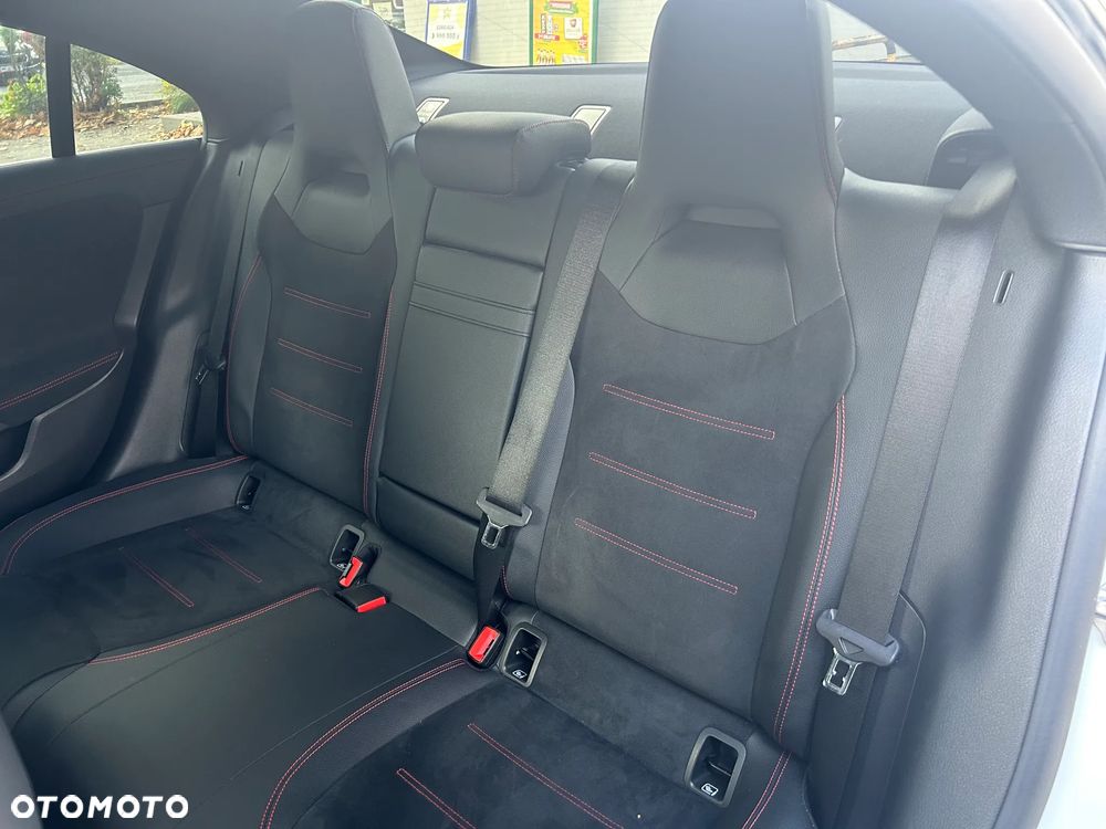 Mercedes-Benz CLA 220 d AMG Line 8G-DCT - 17
