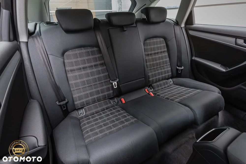 Audi A4 Avant 2.0 TDI DPF multitronic S line Sportpaket - 29