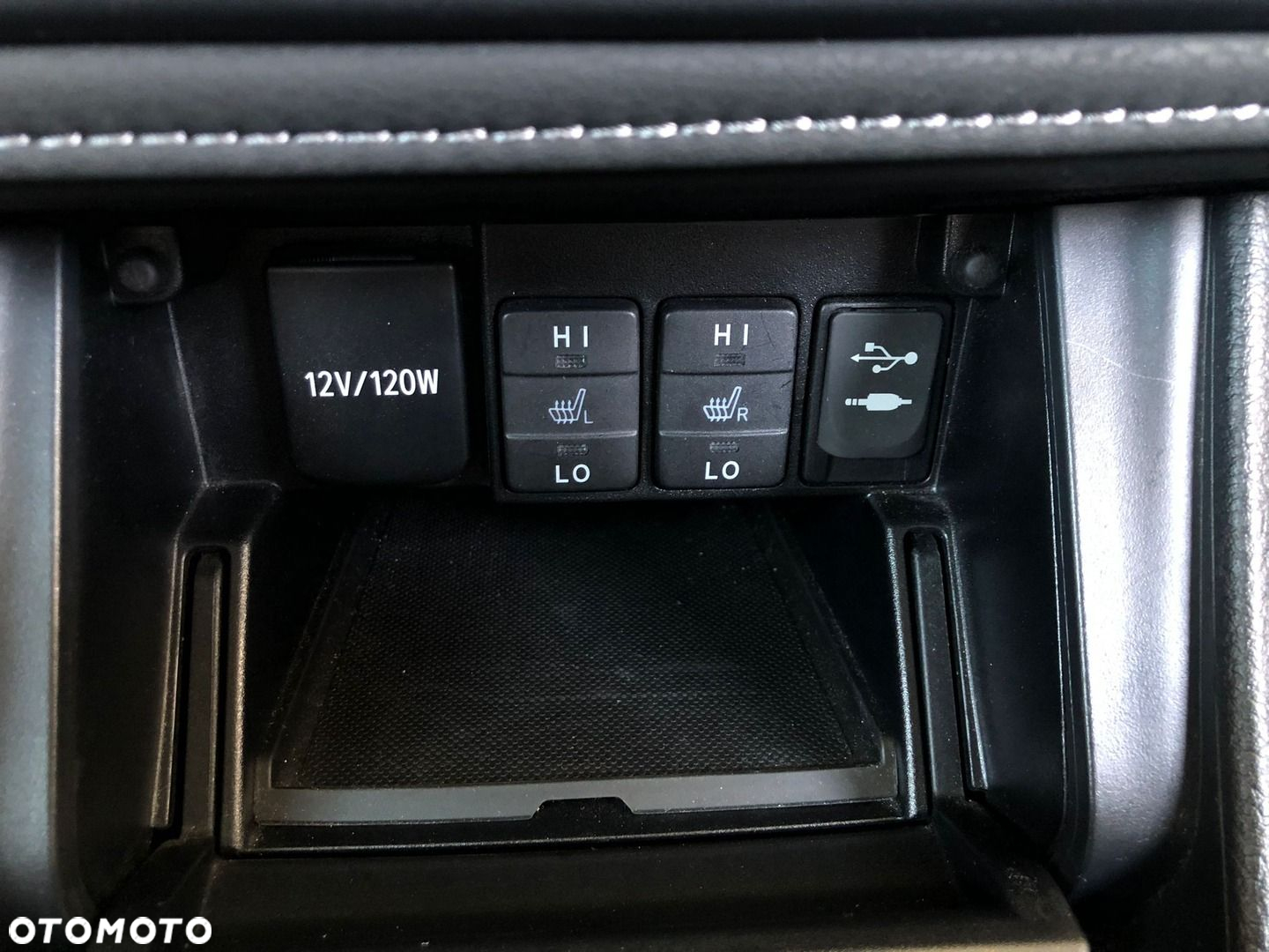 Toyota Auris 1.6 Selection - 23