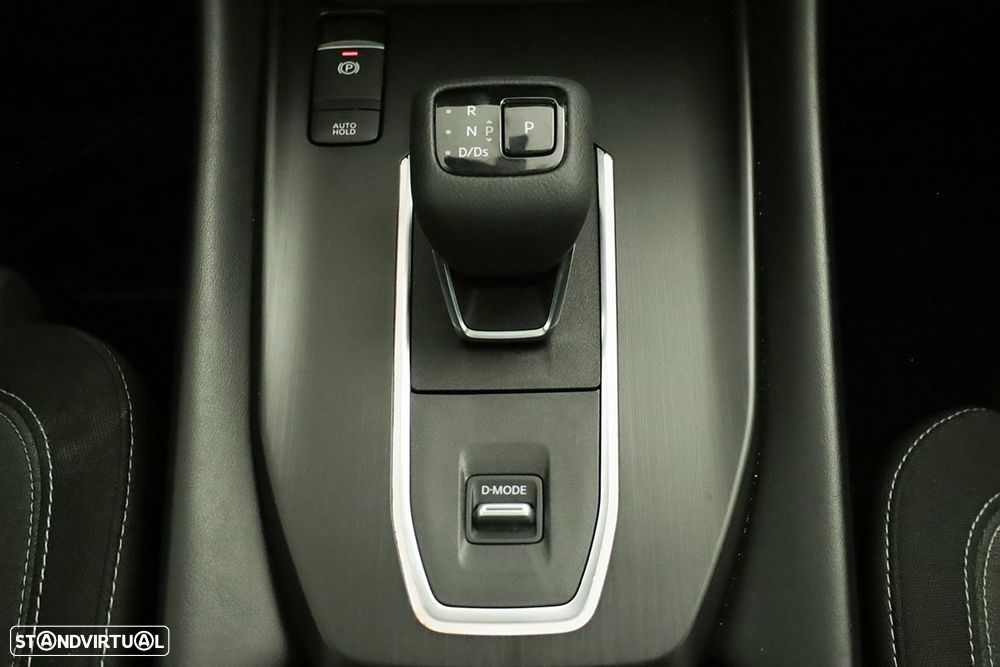 Nissan Qashqai 1.3 DIG-T N-Connecta LED Xtronic - 14