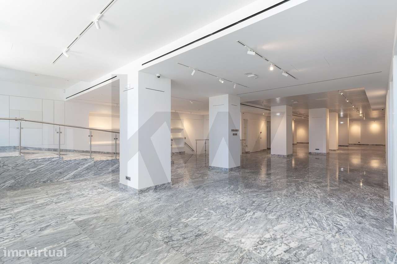 LOJA | CENTRO ESTORIL | 850 M2 | ACABAMENTOS DE LUXO - Grande imagem: 3/24