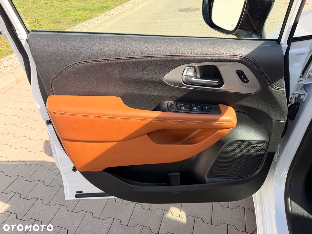 Chrysler Pacifica - 14