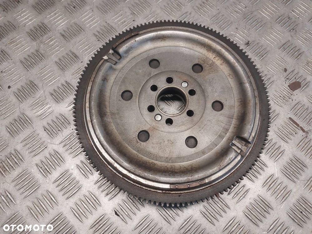 KOŁO DWUMASOWE AUDI A4 B5 1.8 20V - 3