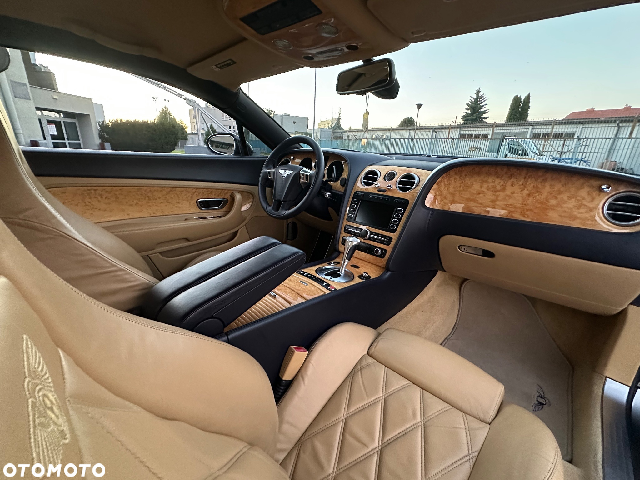 Bentley Continental GT Standard - 34