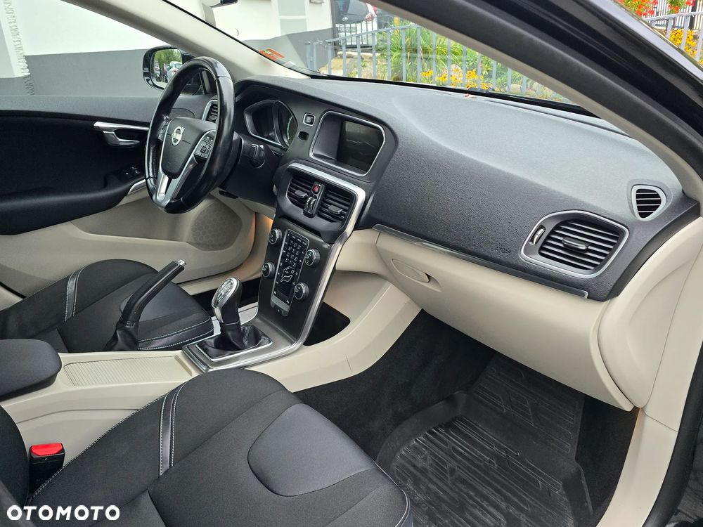 Volvo V40 T3 - 26