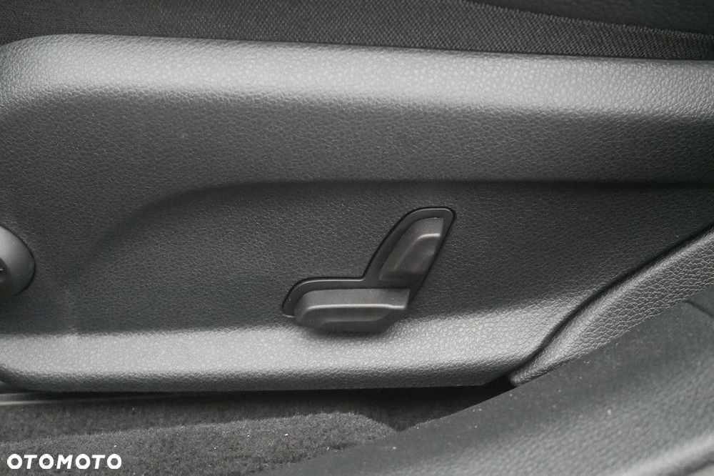 Mercedes-Benz Klasa E - 31