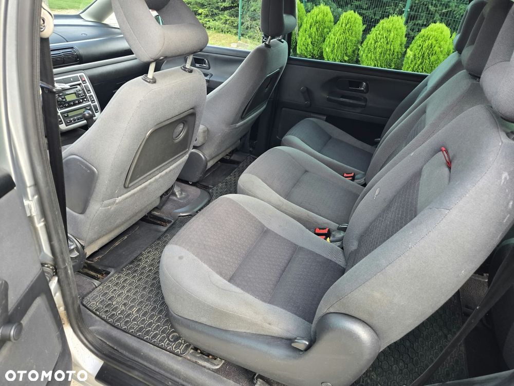 Ford Galaxy 1.9 TDI Ambiente - 10