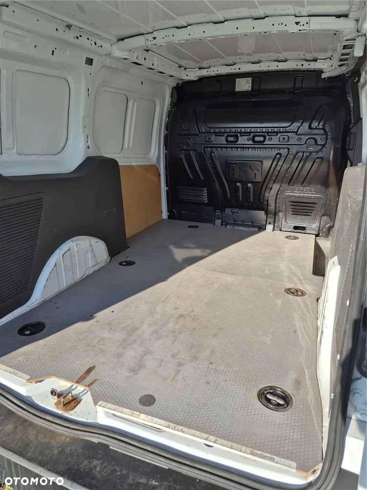 Ford Transit Connect - 13