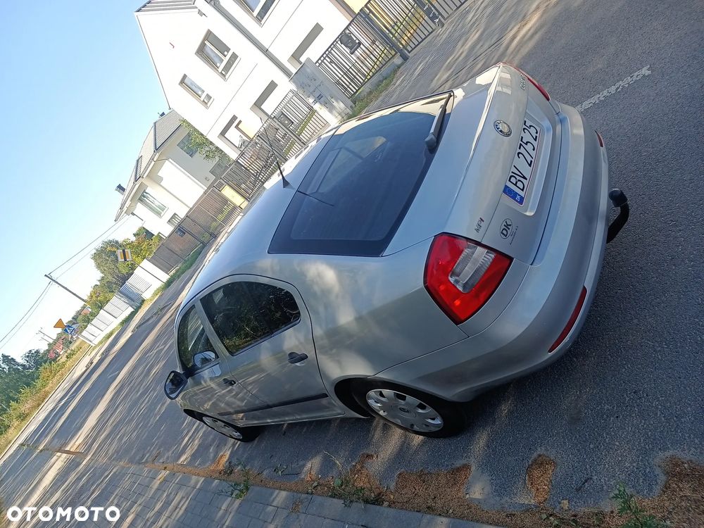Skoda Octavia 1.6 Ambiente - 6