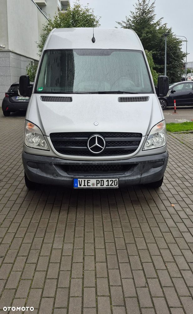 Mercedes-Benz Sprinter - 1