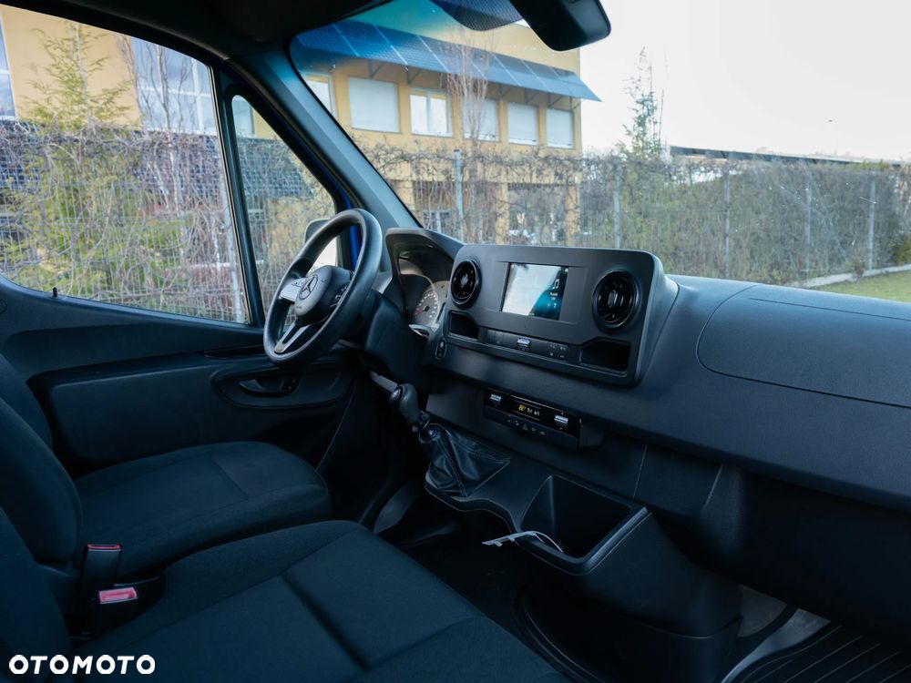 Mercedes-Benz Sprinter - 19