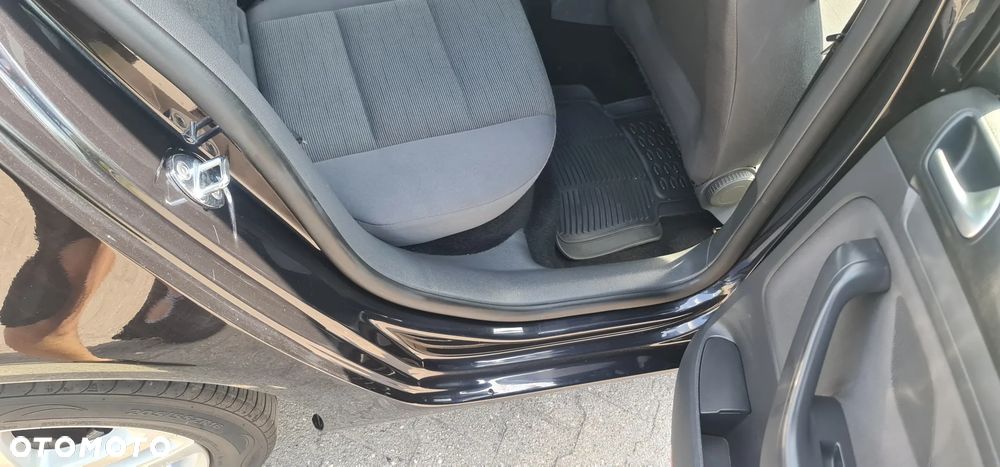 Volkswagen Golf 1.6 Comfortline - 35