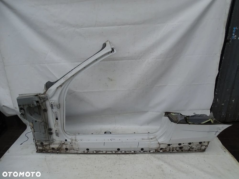 PRÓG LEWY ĆWIARTKA BMW E82 E88 F-VAT - 1