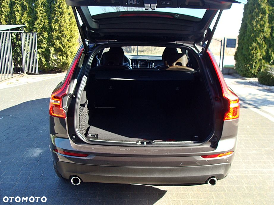 Volvo XC 60 B4 D Ultimate Dark - 28