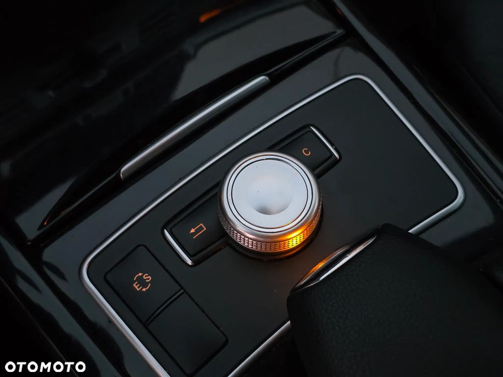 Mercedes-Benz Klasa E 300 CDI DPF BlueEFFICIENCY 7G-TRONIC Avantgarde - 9