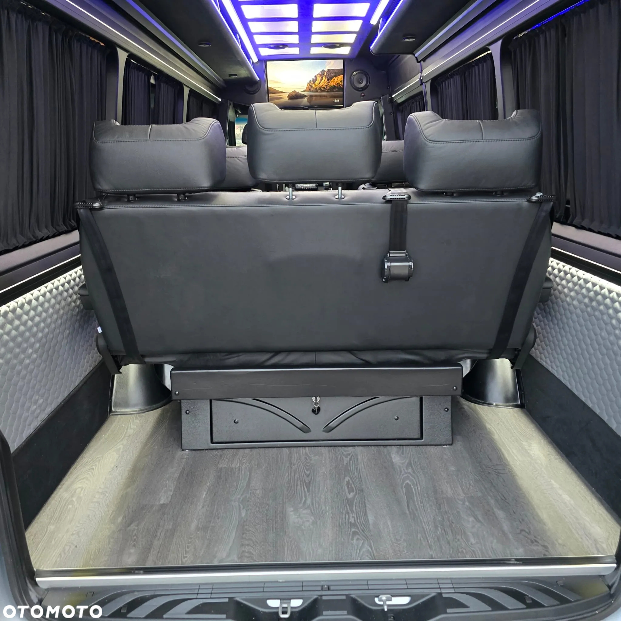 Mercedes-Benz Sprinter - 22