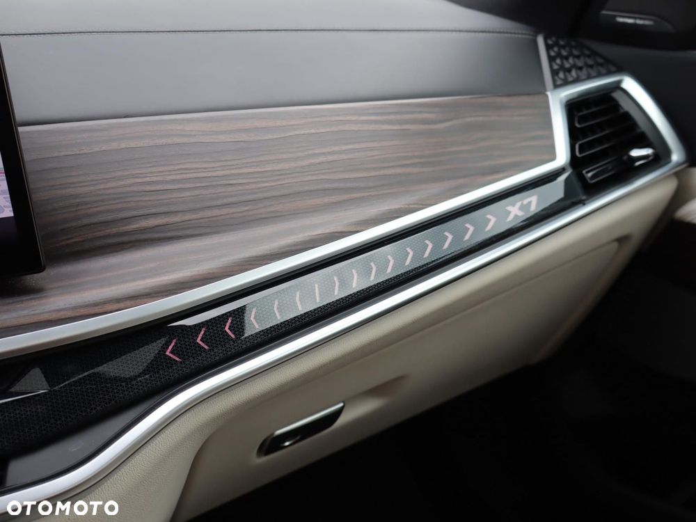 BMW X7 - 16