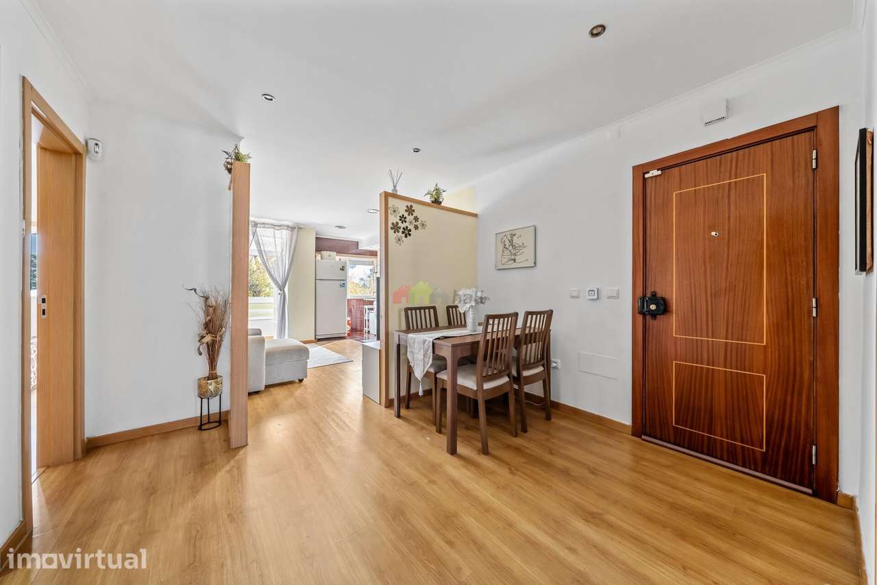 Apartamento T3 Renovado em Santo António da Charneca - Grande imagem: 3/26