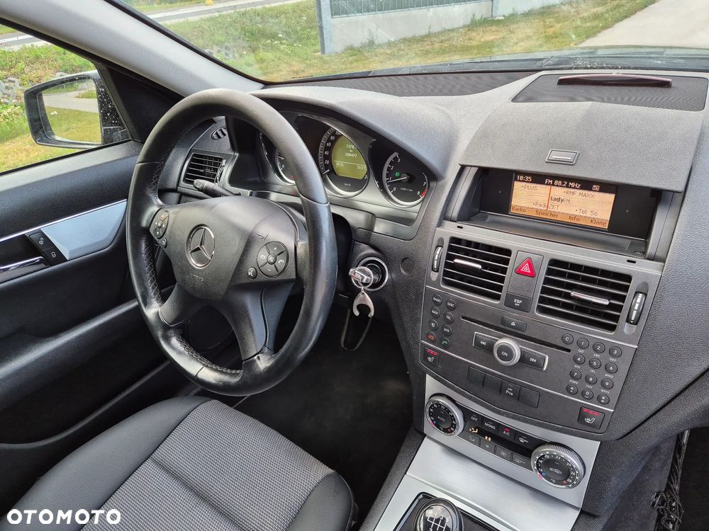 Mercedes-Benz Klasa C 180 T Kompressor BlueEFFICIENCY Avantgarde - 7