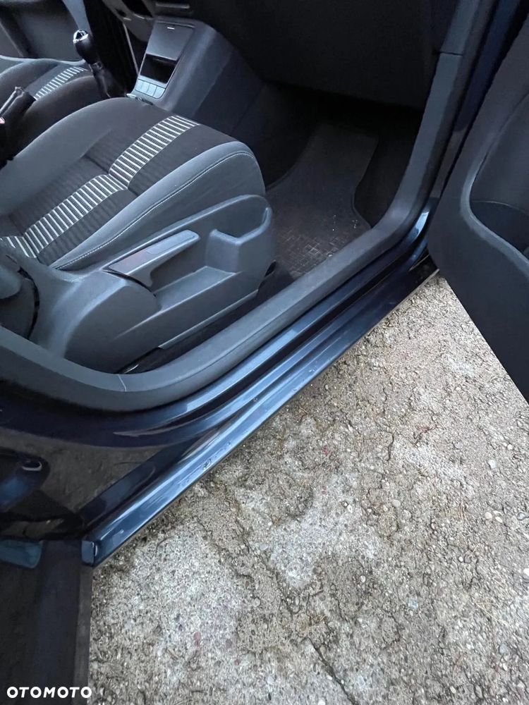 Volkswagen Golf - 35