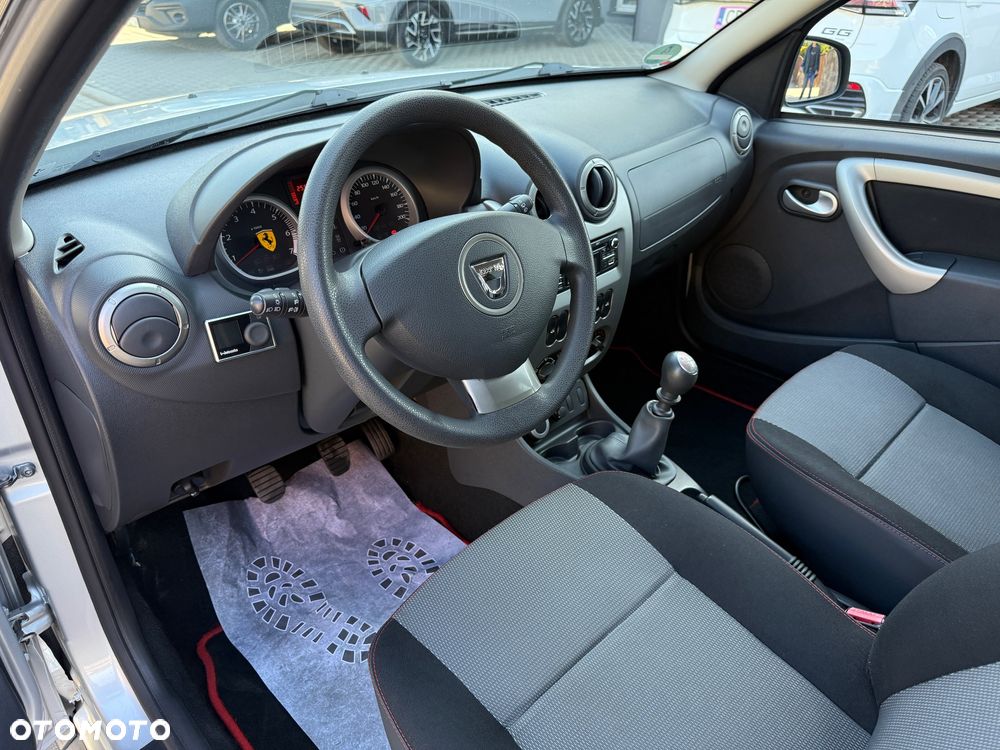 Dacia Duster 1.5 dCi Laureate 4x4 - 11