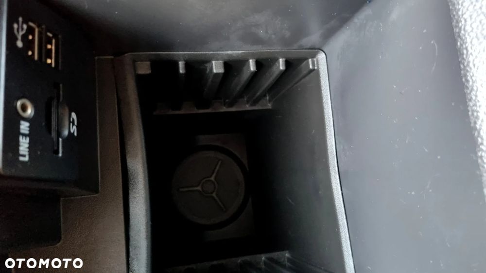 Ford Kuga 2.0 TDCi 2x4 Titanium - 38