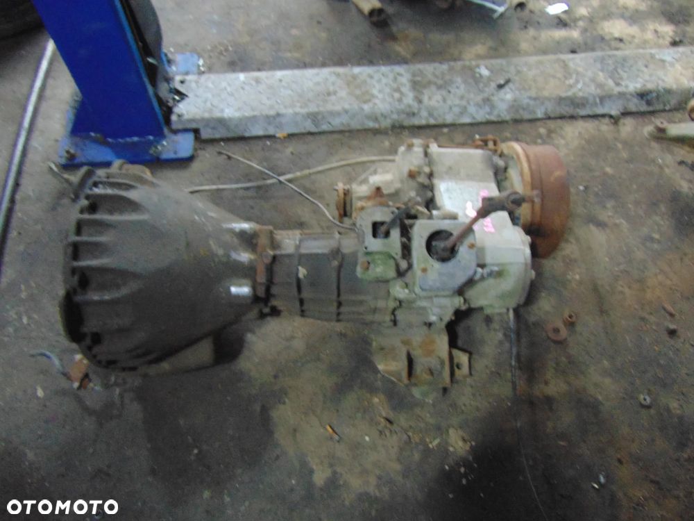 silnik Land rover 89 rok 4,4 v8 benzyna i inne części ceny w opisie - 11