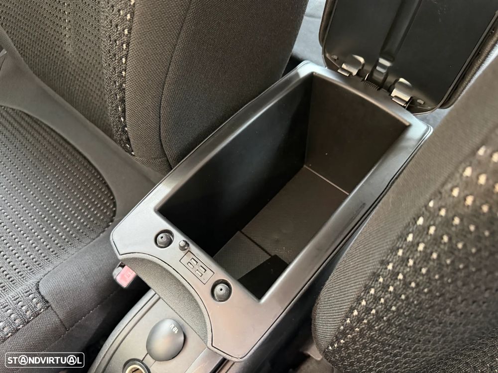 Citroën C4 1.6 HDi 110 SX - 24