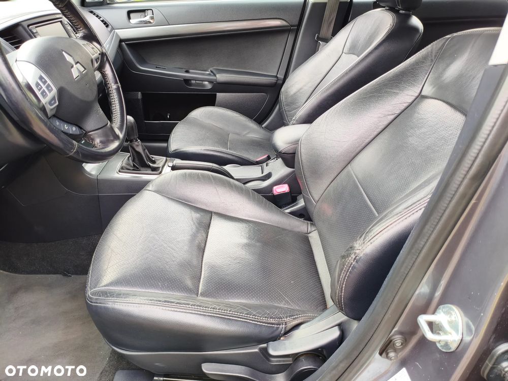 Mitsubishi Lancer 1.8 Instyle NAVI - 24