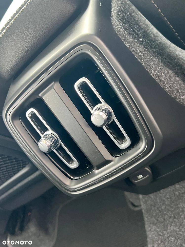Volvo XC 40 - 30