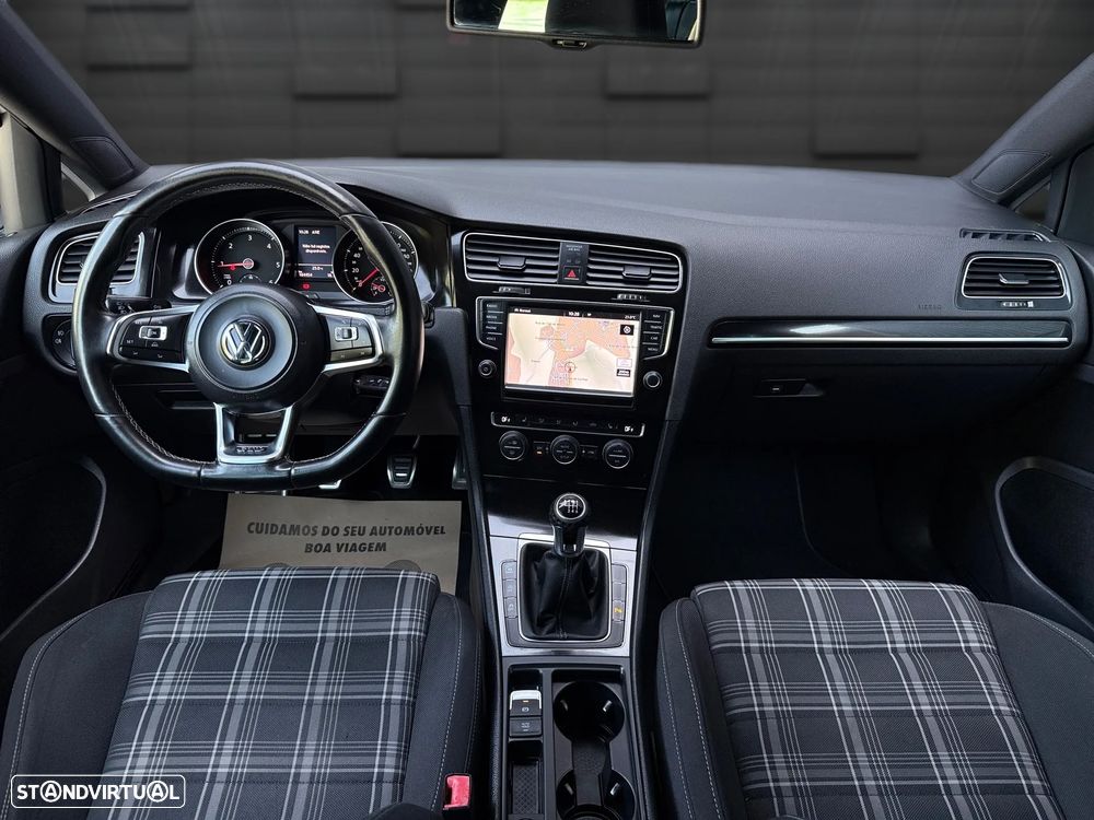 VW Golf 2.0 TDI GTD - 11