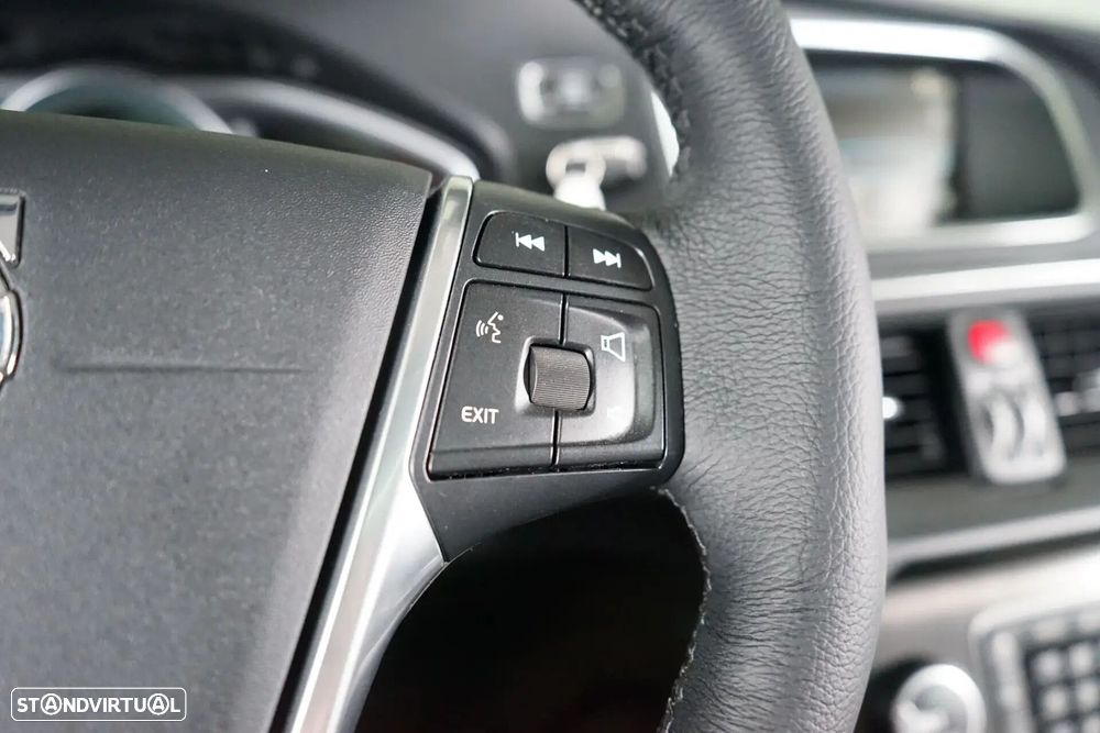 Volvo V40 - 24