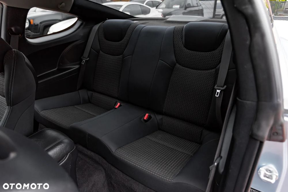 Hyundai Genesis Coupe 2.0 T - 20