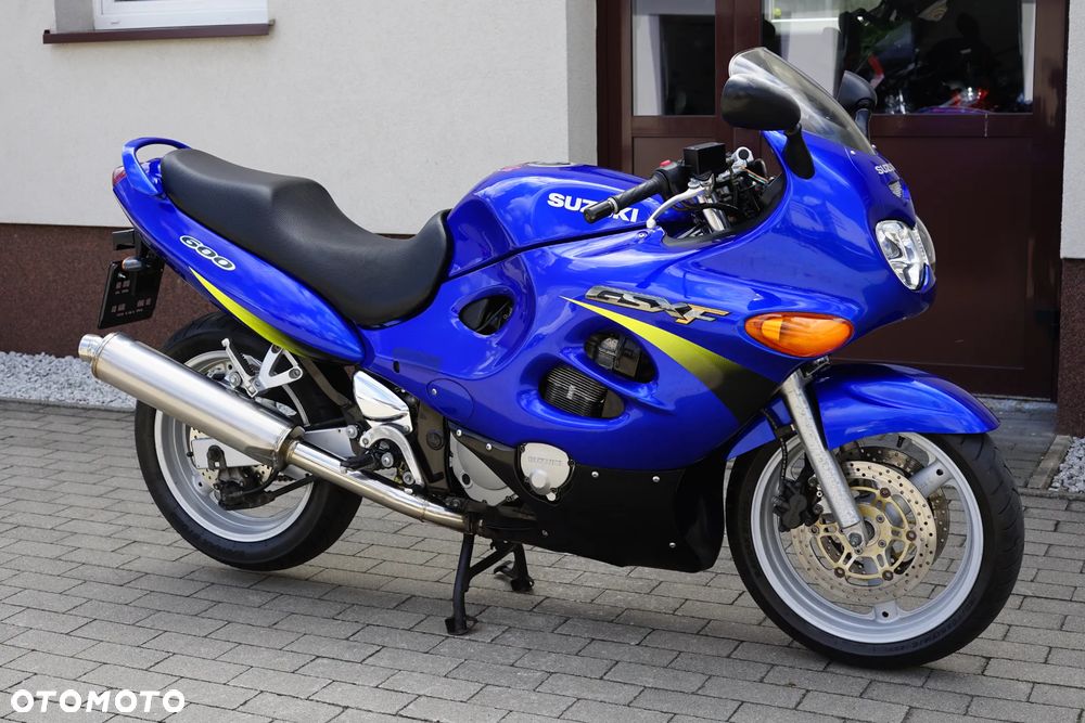 Suzuki GSX - 2