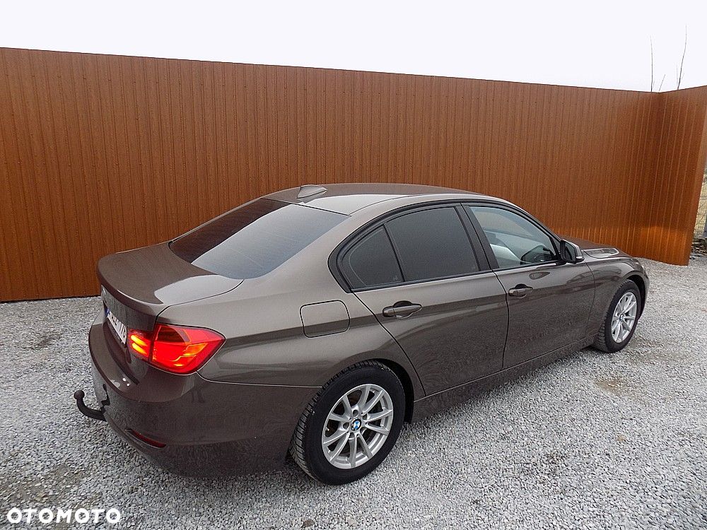 BMW Seria 3 316d Sport Line - 4