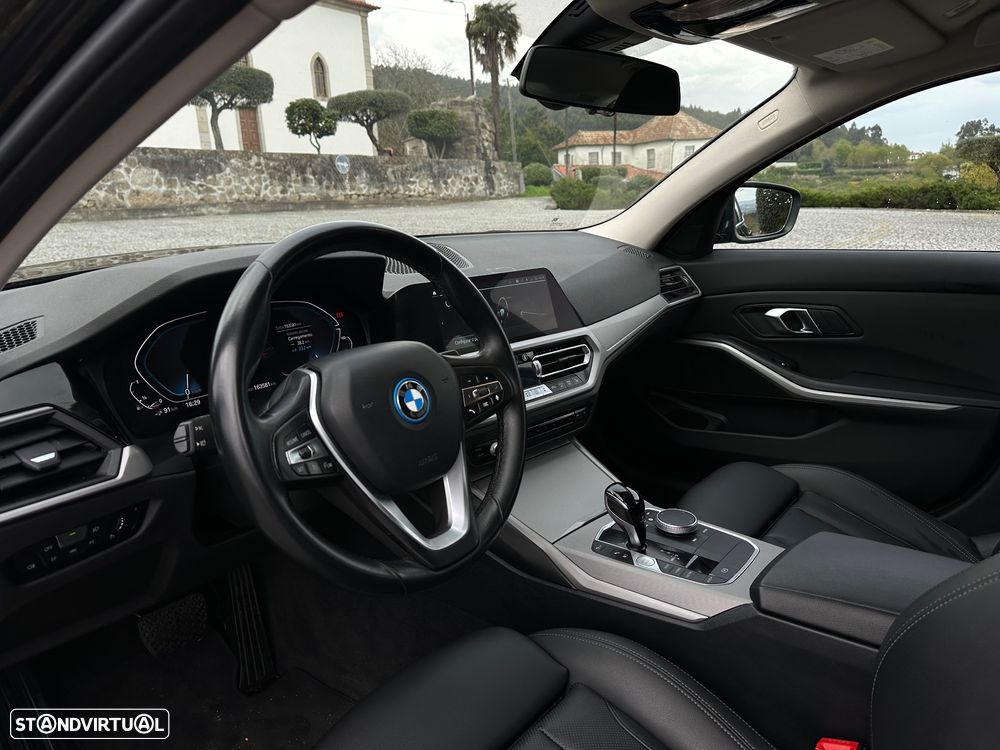 BMW 330 e Aut. Luxury Line - 27