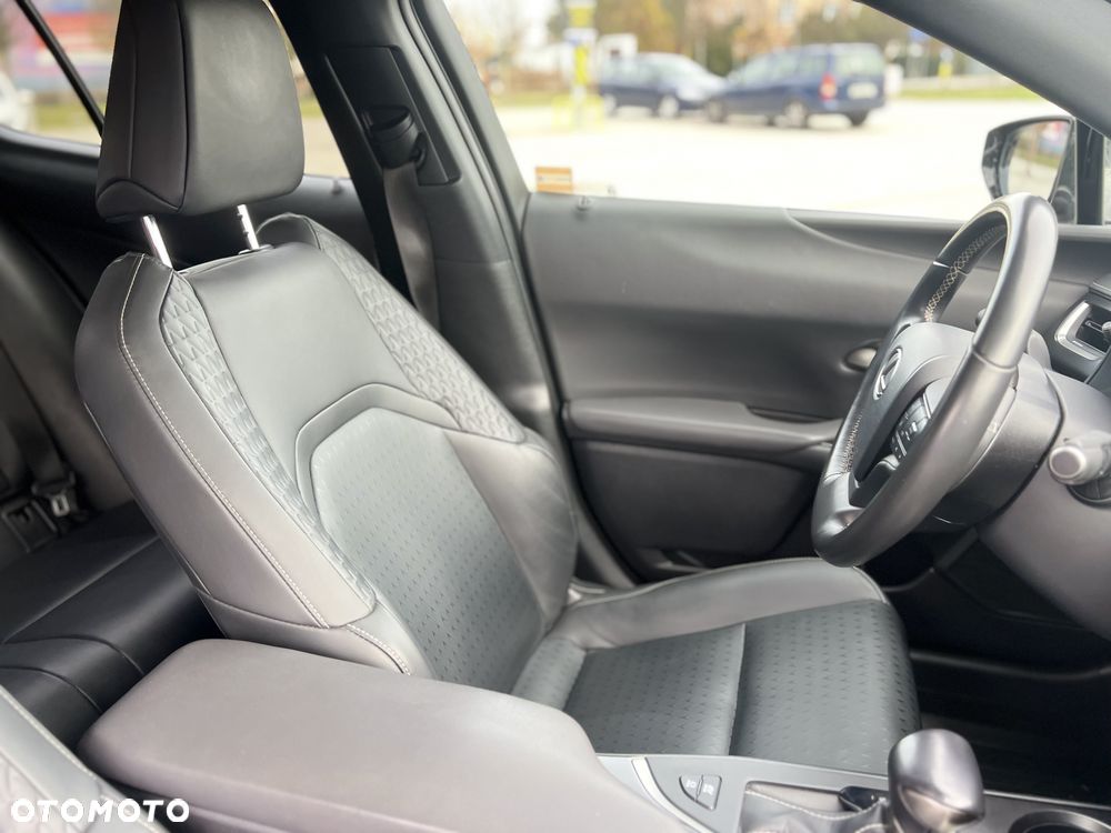 Lexus UX 250h GPF F Impression 2WD - 20