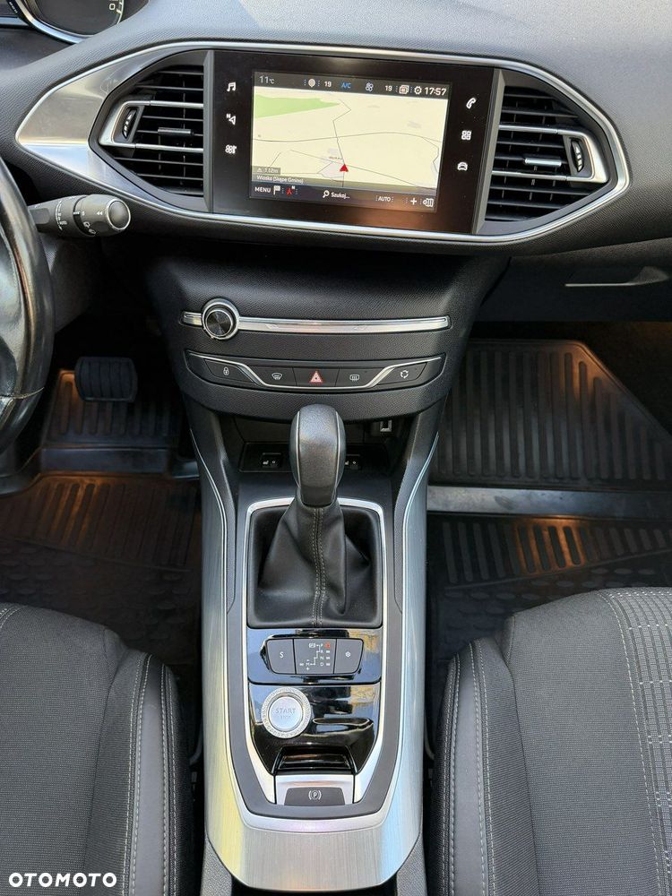 Peugeot 308 - 35