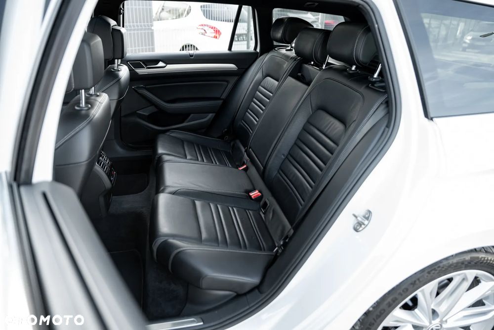 Volkswagen Passat Variant 2.0 TSI (BlueMotion Technology) 4Motion DSG Highline - 20