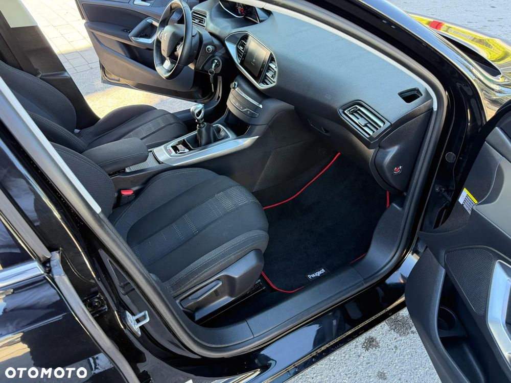 Peugeot 308 1.6 BlueHDi Allure S&S - 4