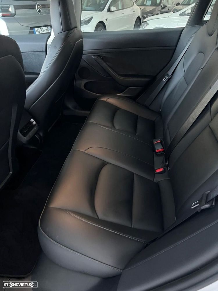 Tesla Model 3 - 38