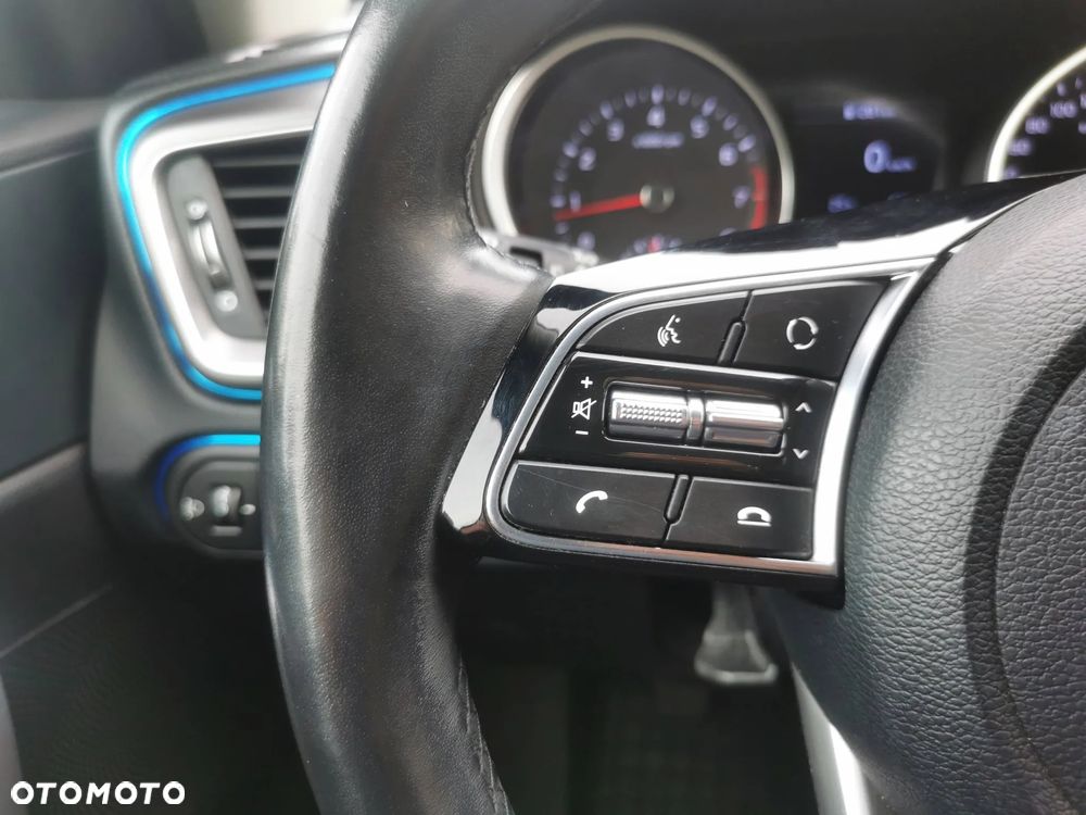 Kia Ceed 1.4 L - 14