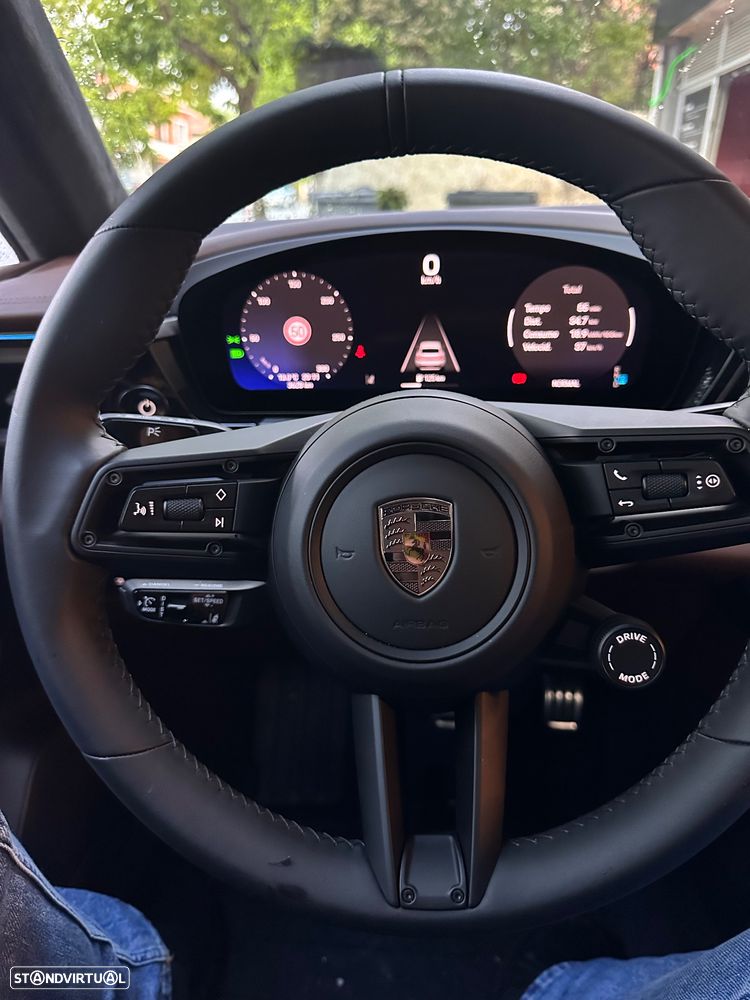Porsche Macan Electric Turbo - 23