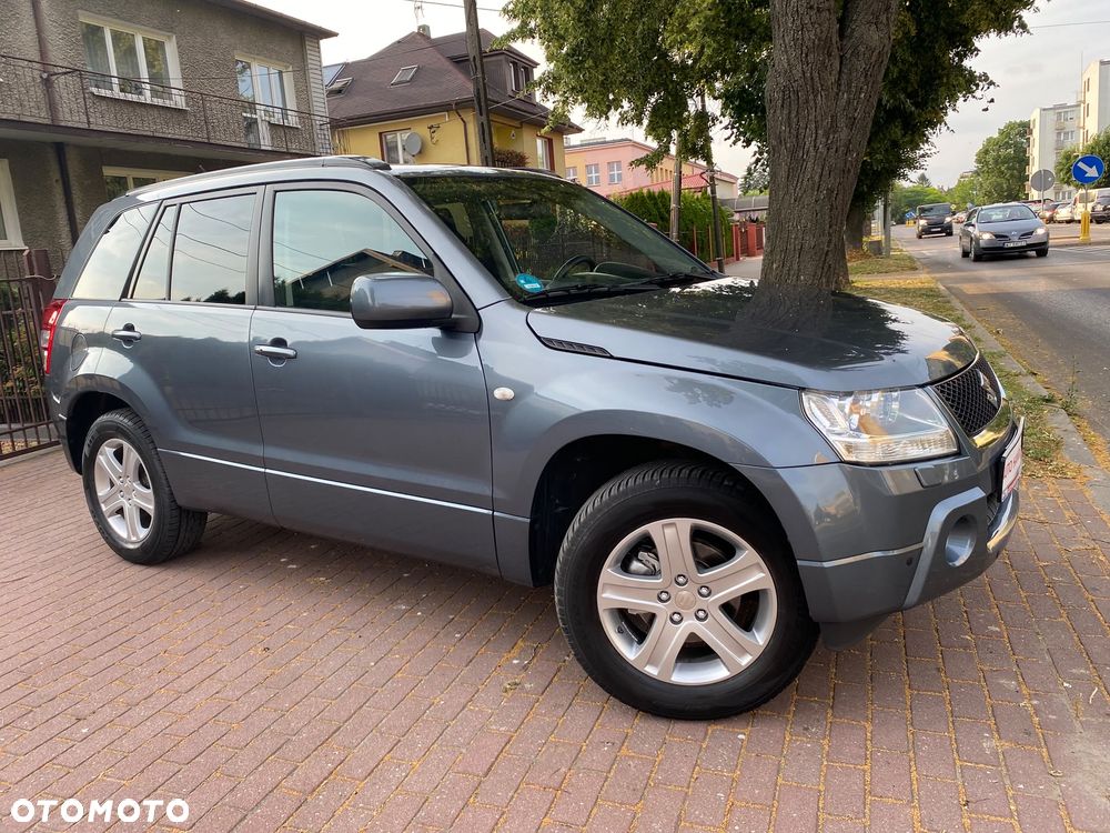 Suzuki Grand Vitara 2.0 Comfort Limited - 26