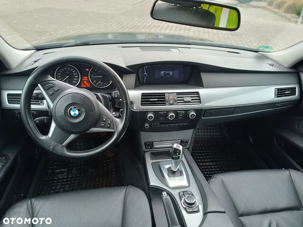BMW Seria 5 520d Touring Special Edition - 18