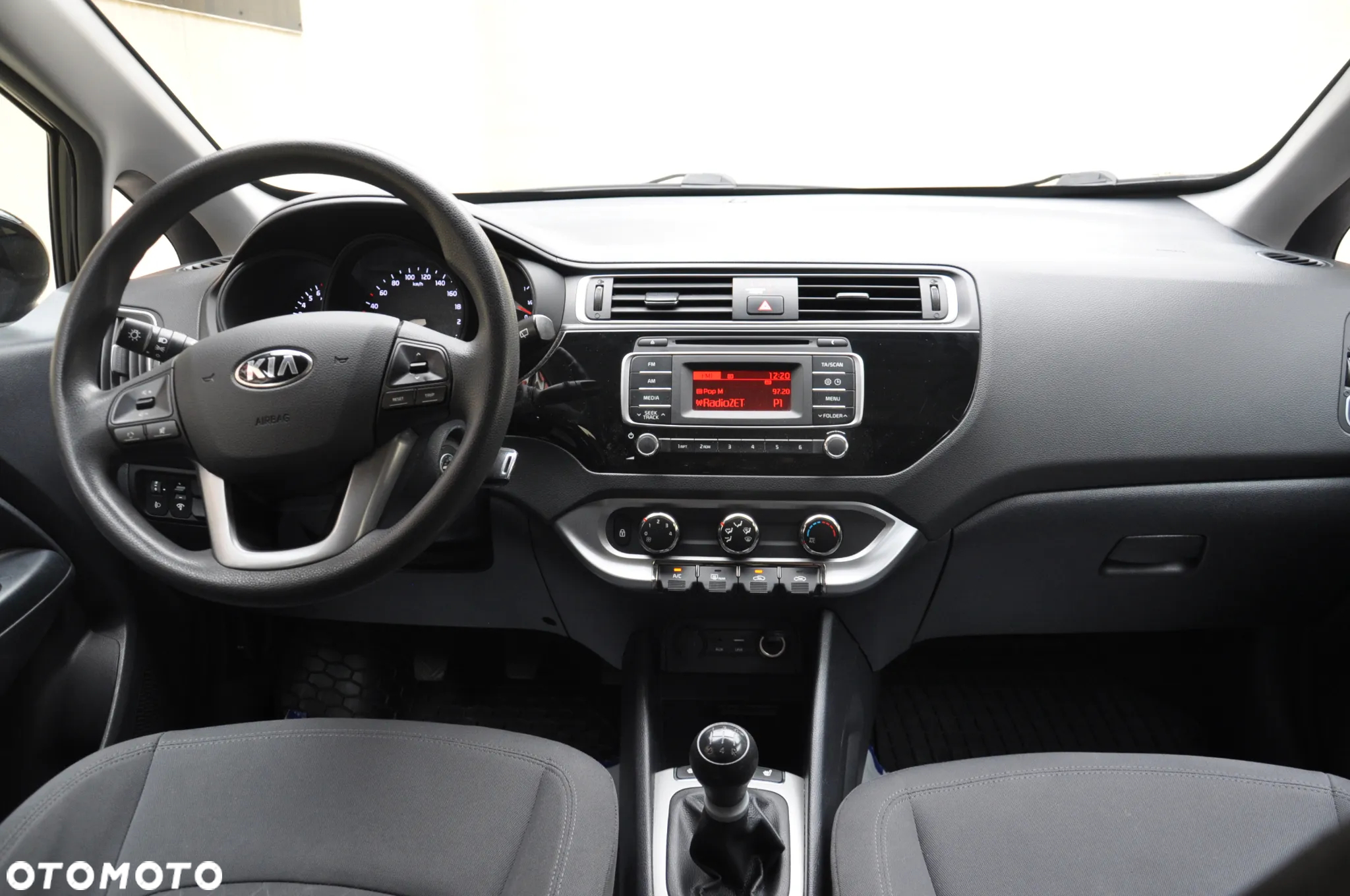 Kia Rio - 7