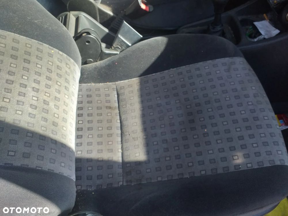 Auto na części - Opel Zafira 116KM benzyna 1999 Silnik Skrzynia Drzwi Maska Klapa Błotnik Zderzak Lampa Szyba Klamka Lusterko Deska Kokpit - 7